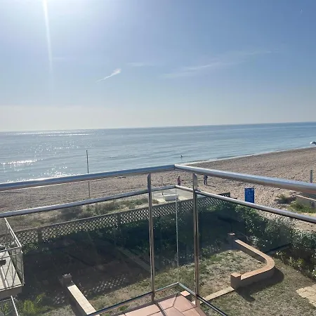 Amazing Location! Mar *